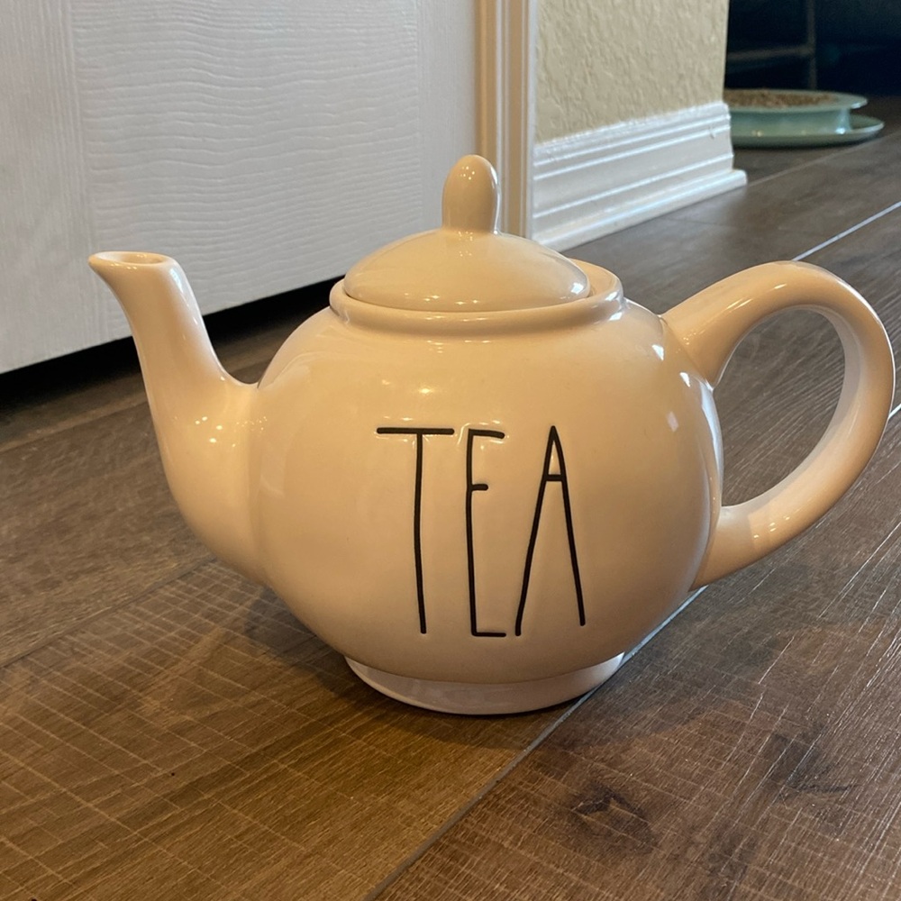 Rae Dunn tea pot